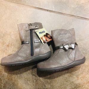 Primigi girls grey sparkle boot size 23